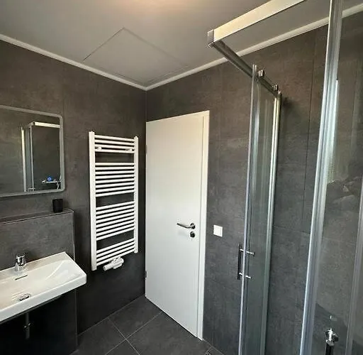 4 Апартаменты *